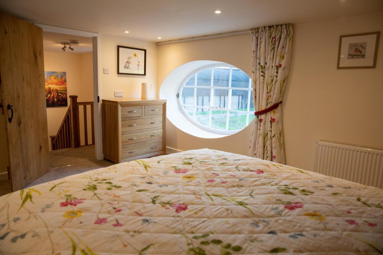 Villa Rollestone Coach House Shrewton Esterno foto