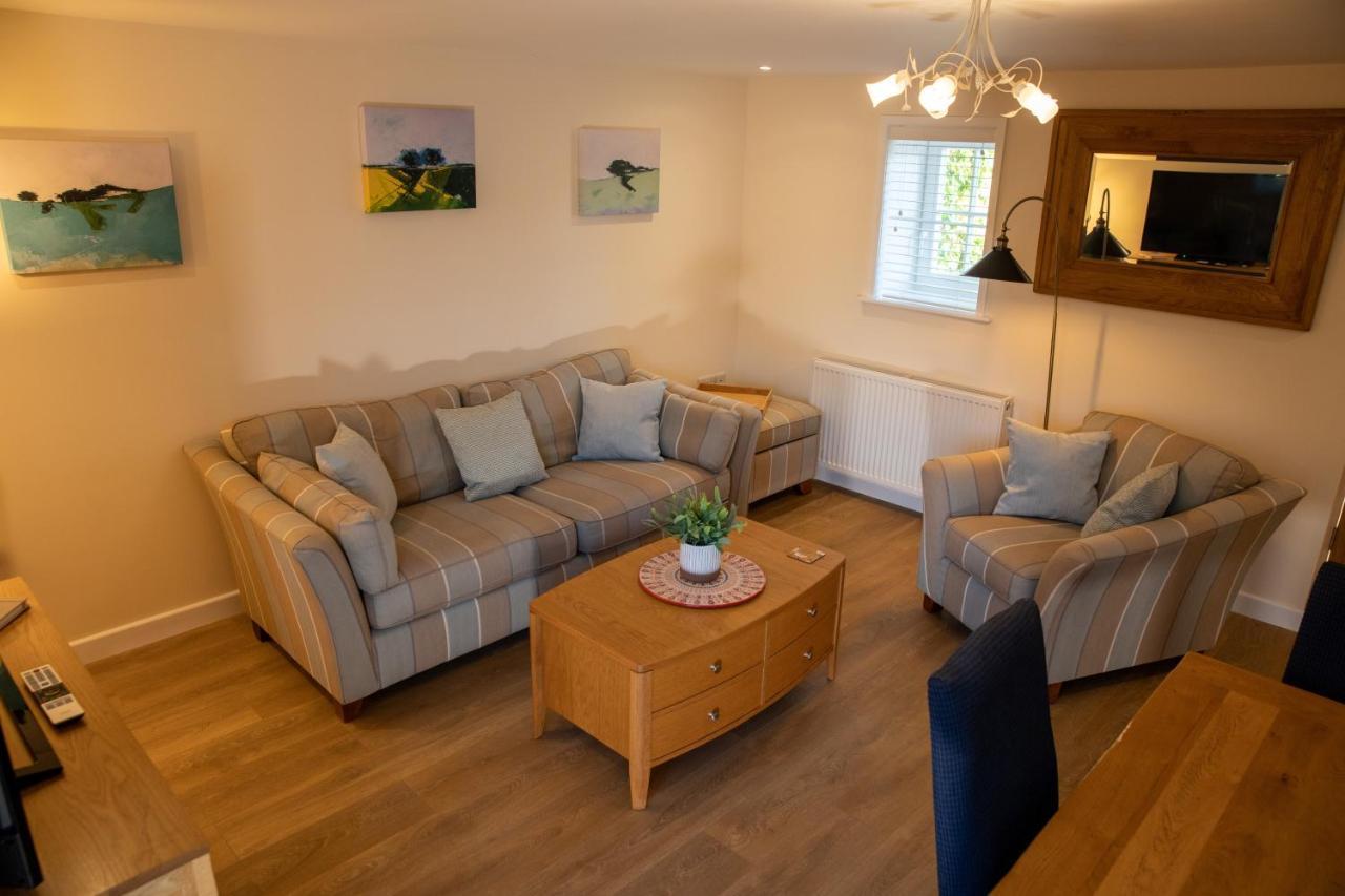 Villa Rollestone Coach House Shrewton Esterno foto